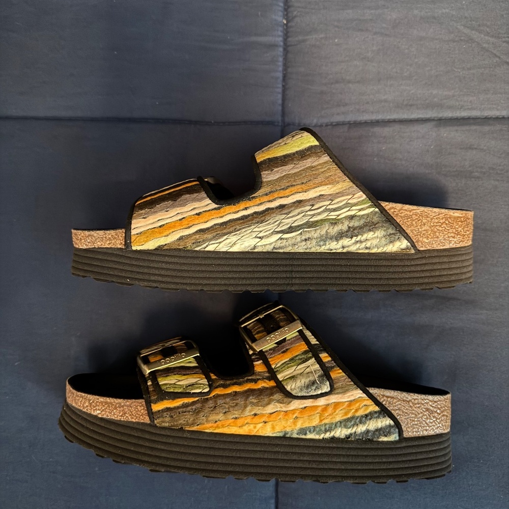 Sandal - Picture 2 of 4